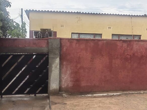 Entumbane 3 Bedroomed House For Sale