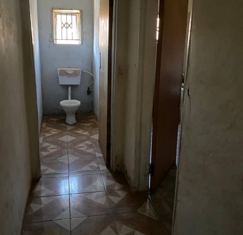 5 Bedroom House in Mahatshula North For Sale