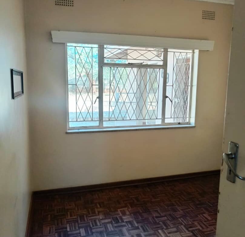 3 Bedroomed House in Montrose For Rental