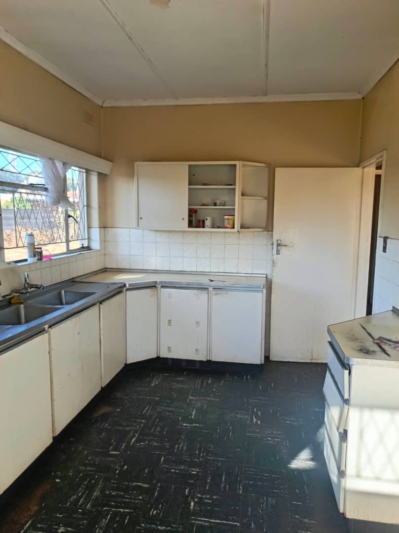 WhatsApp Image 2025-07-10 at 00.28.53 (2) 3 Bedroomed House in Montrose For Rental