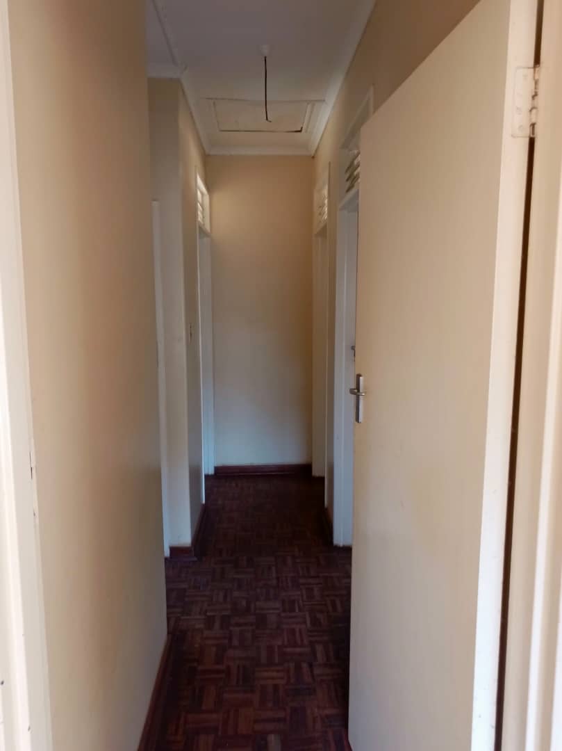 WhatsApp Image 2025-07-10 at 00.28.54 3 Bedroomed House in Montrose For Rental