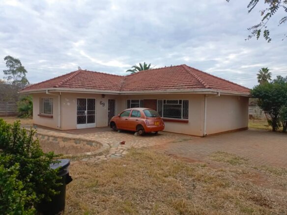 3 Bedroomed House in Montrose For Rental