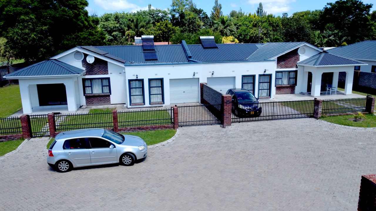 3 bedroomed, Magnificient place to call home in Leander Villas
