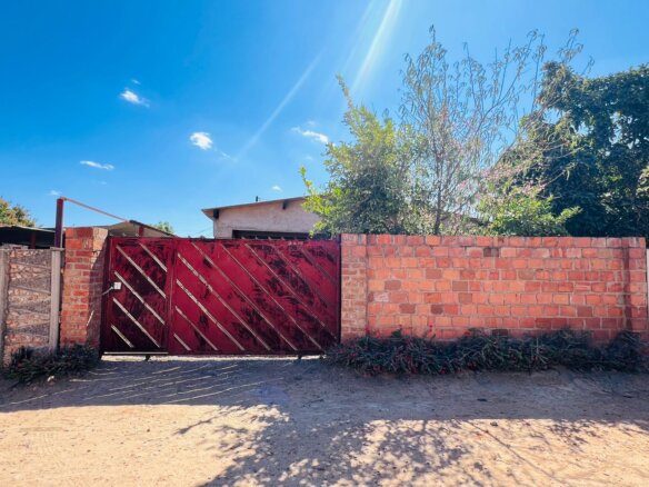 4 Bedroomed House in Cowdray Park For Sale