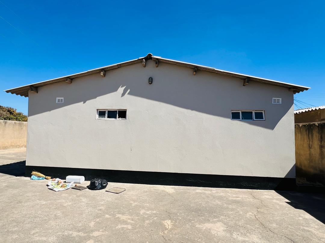 WhatsApp Image 2025-08-13 at 13.46.47_efd9bbd6 3 Bedroomed Cowdray Park house for sale