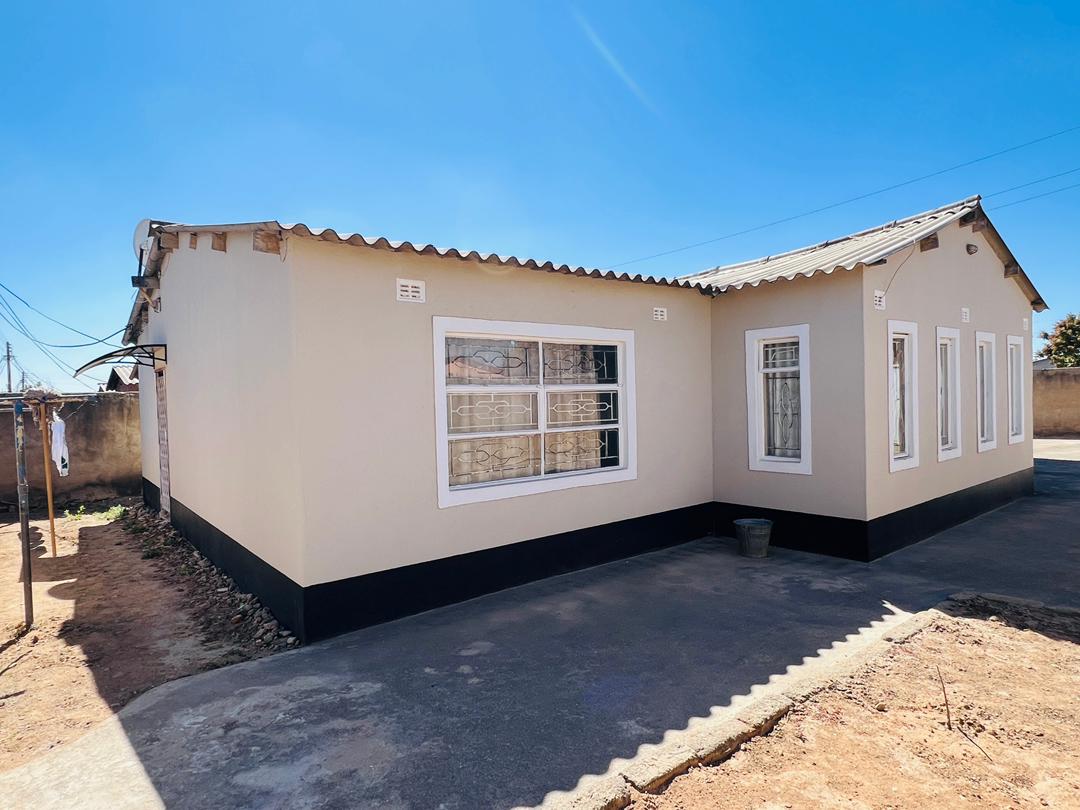 WhatsApp Image 2025-08-13 at 13.46.48_9eb4a0b2 3 Bedroomed Cowdray Park house for sale