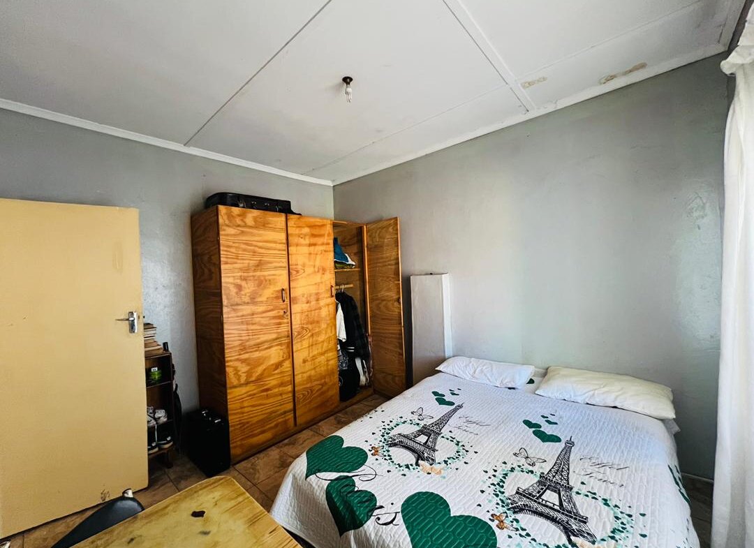 3 Bedroomed Cowdray Park house for sale