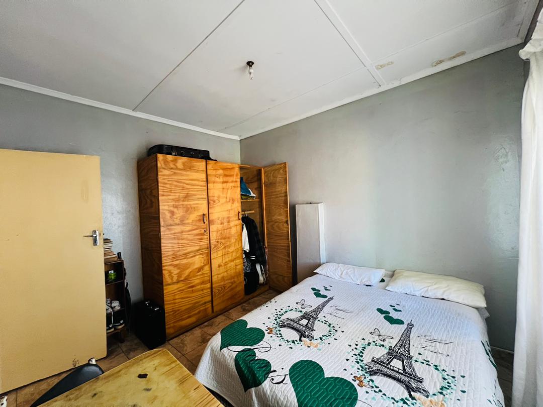 WhatsApp Image 2025-08-13 at 13.46.51_dcf1116a 3 Bedroomed Cowdray Park house for sale
