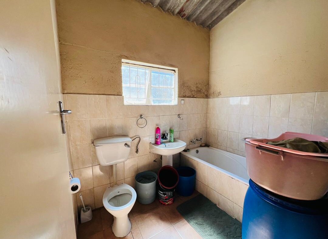 3 Bedroomed Cowdray Park house for sale