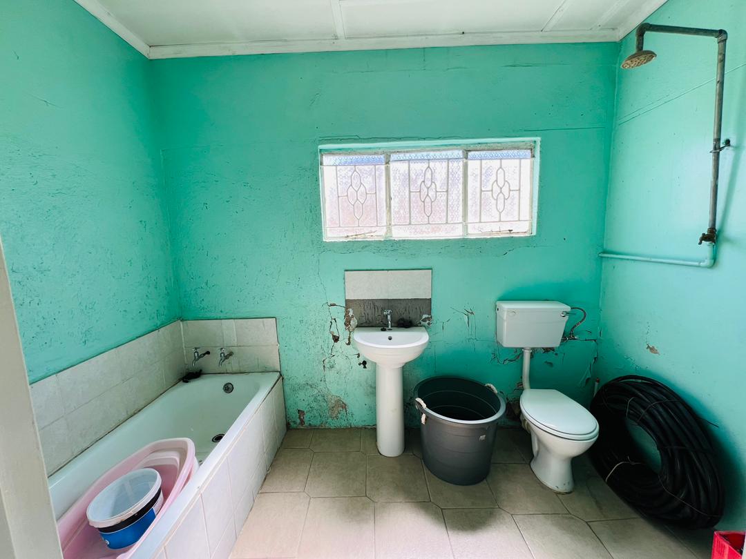 WhatsApp Image 2025-08-13 at 13.46.58_0a3e783d 3 Bedroomed Cowdray Park house for sale
