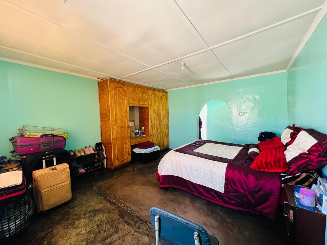 WhatsApp Image 2025-08-13 at 13.46.59_3fd11614 3 Bedroomed Cowdray Park house for sale