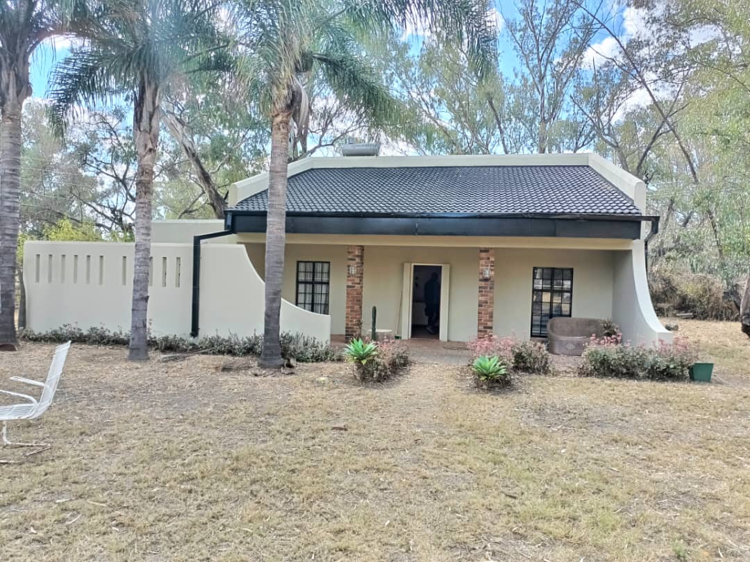 WhatsApp Image 2025-08-19 at 09.14.52_fb3ec2a6 3 Bedroomed Burnside stand-alone cottage for rent