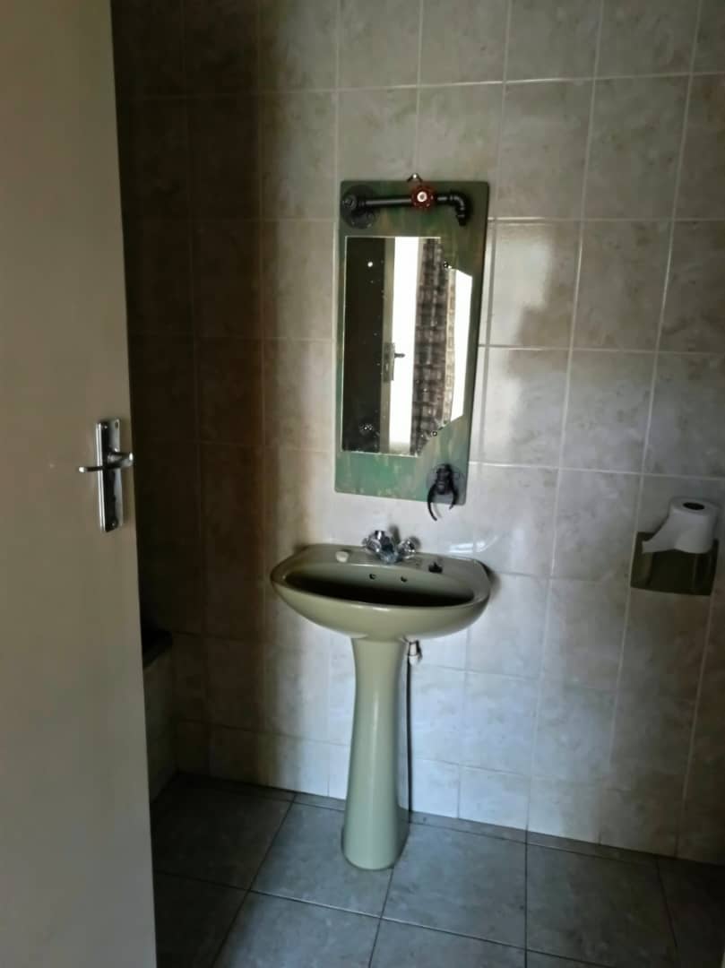 WhatsApp Image 2025-08-19 at 09.14.55_df296e56 3 Bedroomed Burnside stand-alone cottage for rent
