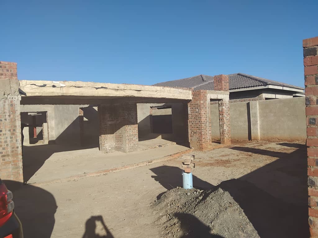 4 bedroomed Emhlangeni incomplete house for sale