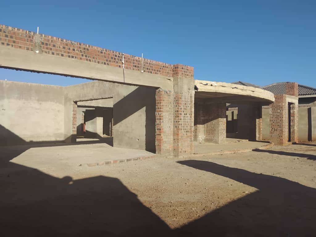 4 bedroomed Emhlangeni incomplete house for sale