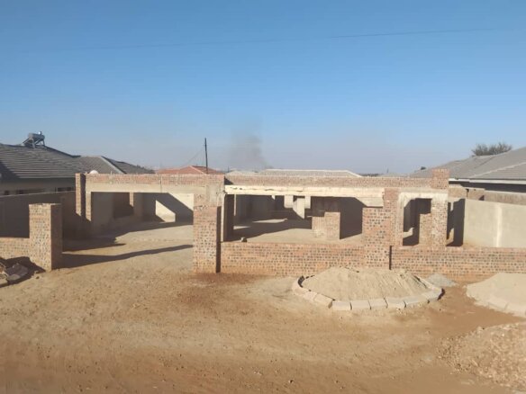 4 bedroomed Emhlangeni incomplete house for sale