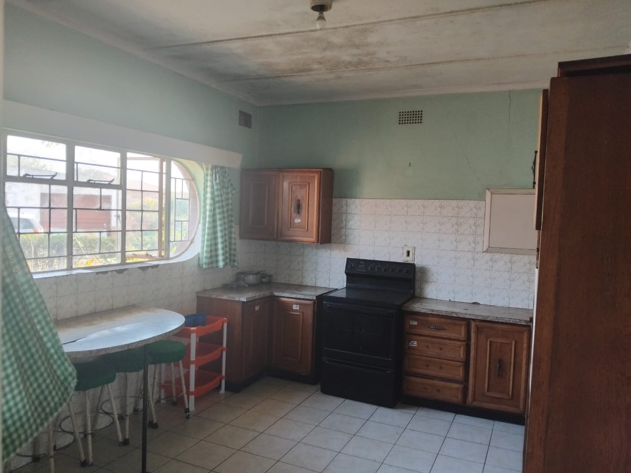 WhatsApp Image 2025-08-27 at 13.38.28_82c83a9f 4 Bedroomed Sunninghill house for sale