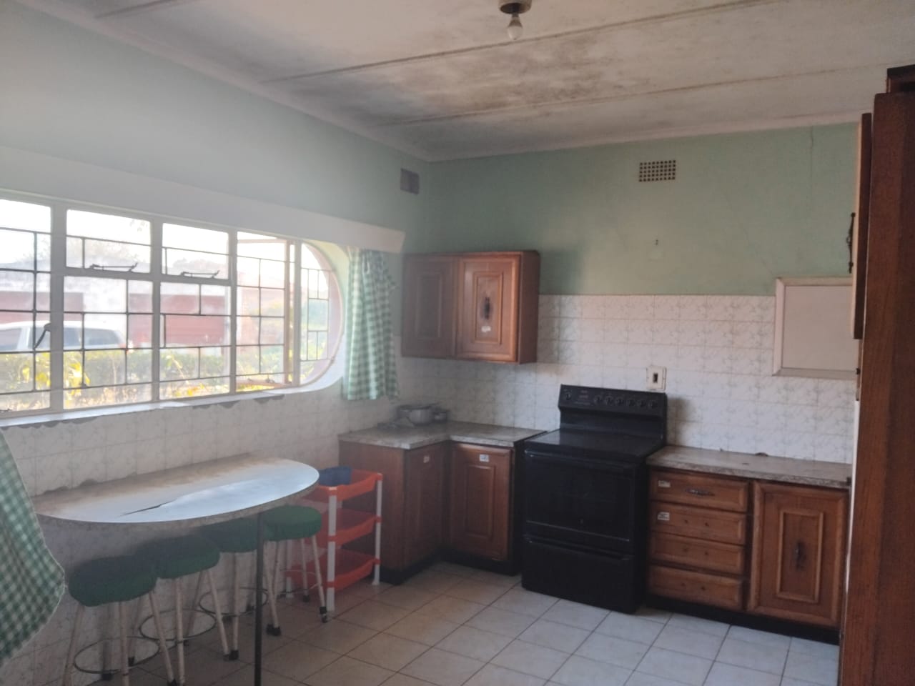 WhatsApp Image 2025-08-27 at 13.38.28_e11b7d8c 4 Bedroomed Sunninghill house for sale