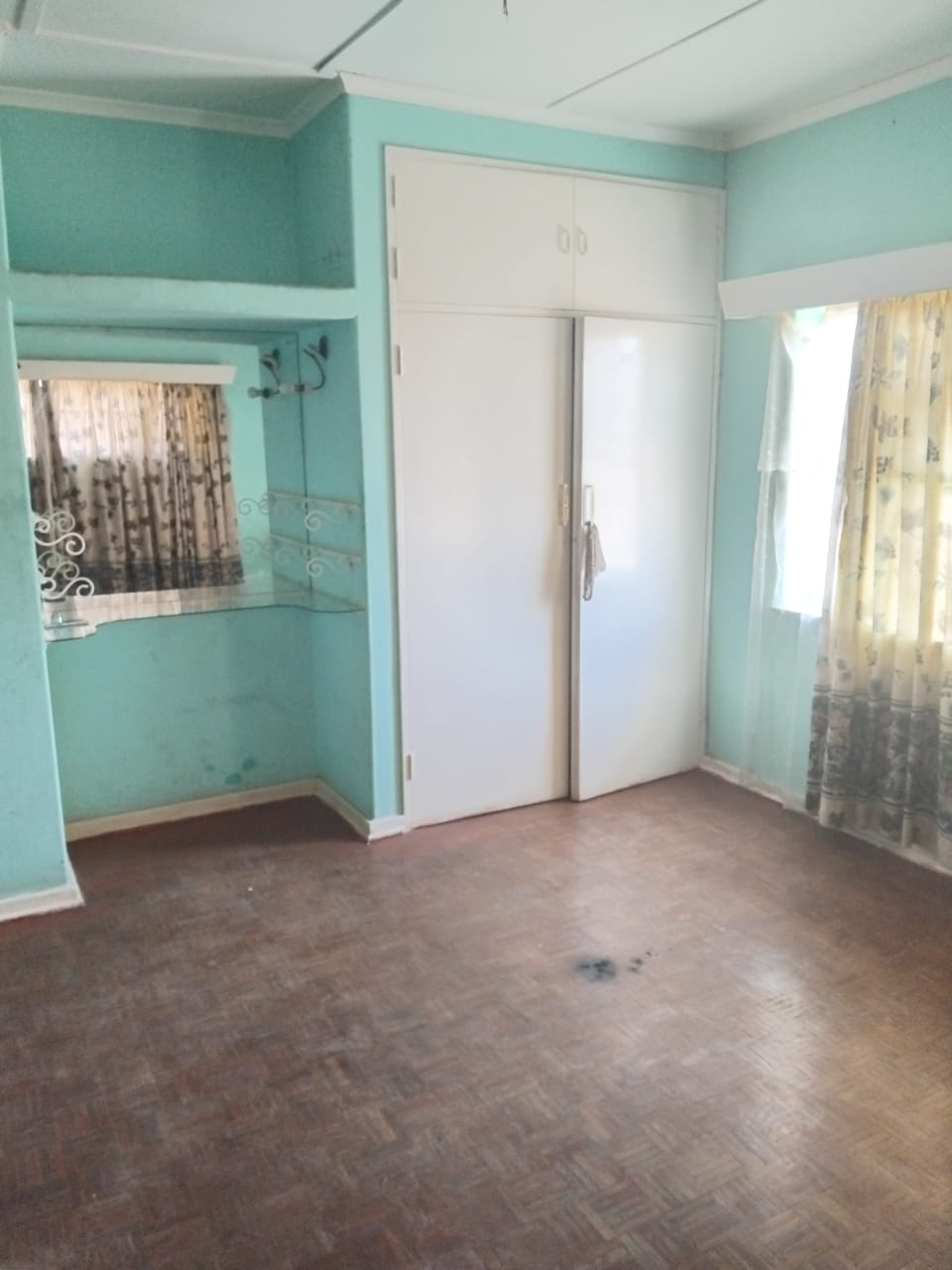 WhatsApp Image 2025-08-27 at 13.38.29_0a2392f9 4 Bedroomed Sunninghill house for sale