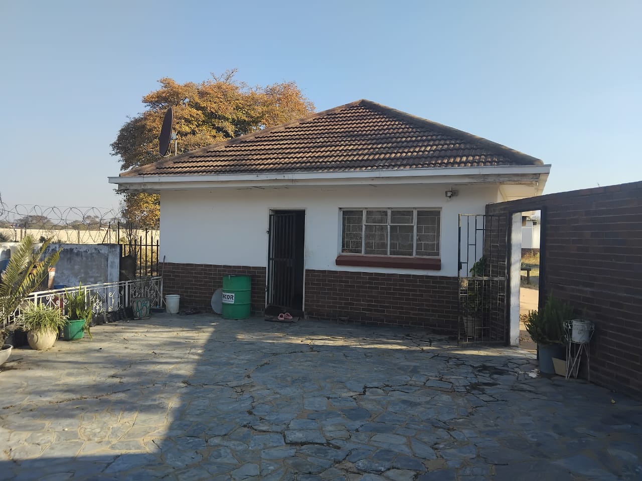 WhatsApp Image 2025-08-27 at 13.38.32_f852b630 4 Bedroomed Sunninghill house for sale
