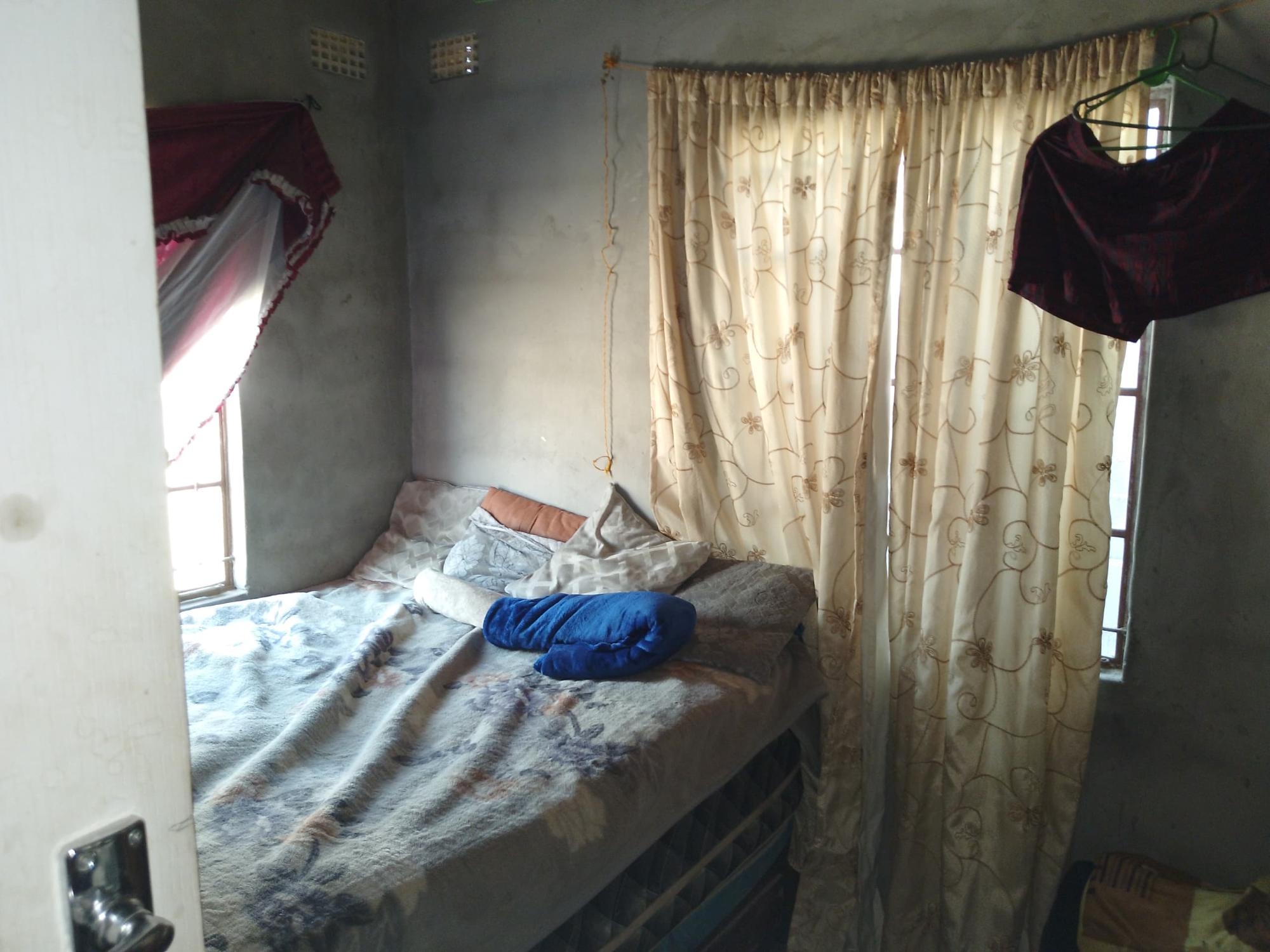 89587_xavbxx5z8h 2 Bedroomed Cowdray Park House For Sale