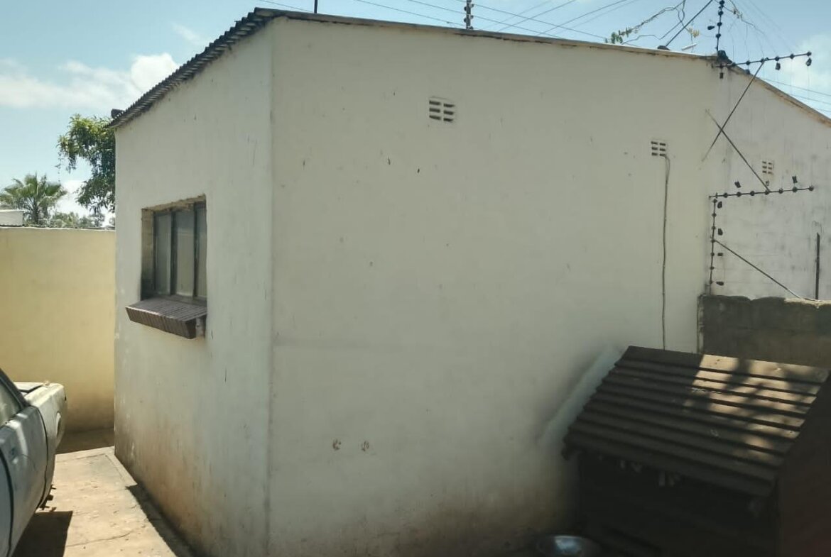 Famona 3 bedroomed Duplex For Sale