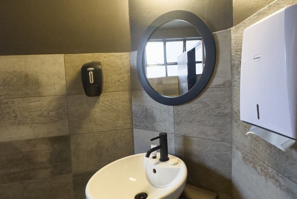 N1 Hotel Luxurious Building for sale