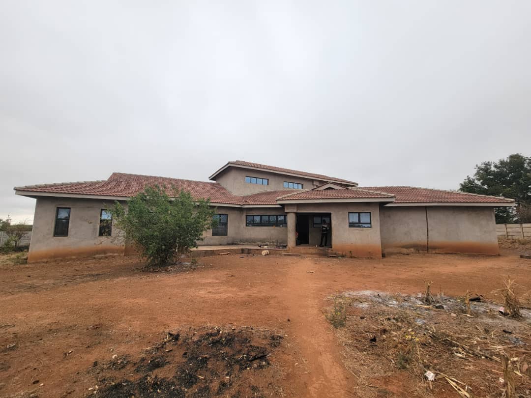 WhatsApp Image 2025-10-15 at 11.59.58_1e856d6e 4 Bedroom Incomplete house in Newtonwest