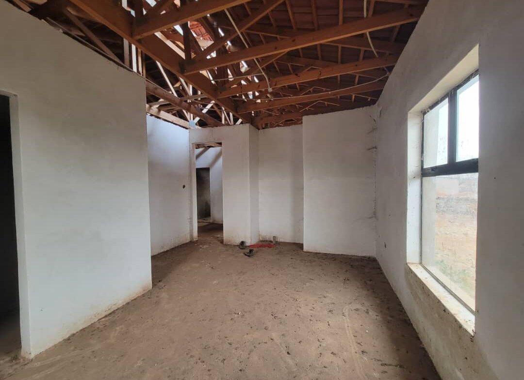 4 Bedroom Incomplete house in Newtonwest