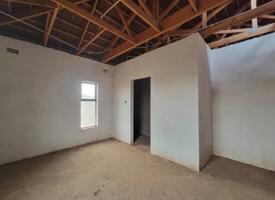 4 Bedroom Incomplete house in Newtonwest