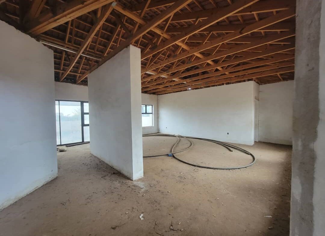 4 Bedroom Incomplete house in Newtonwest