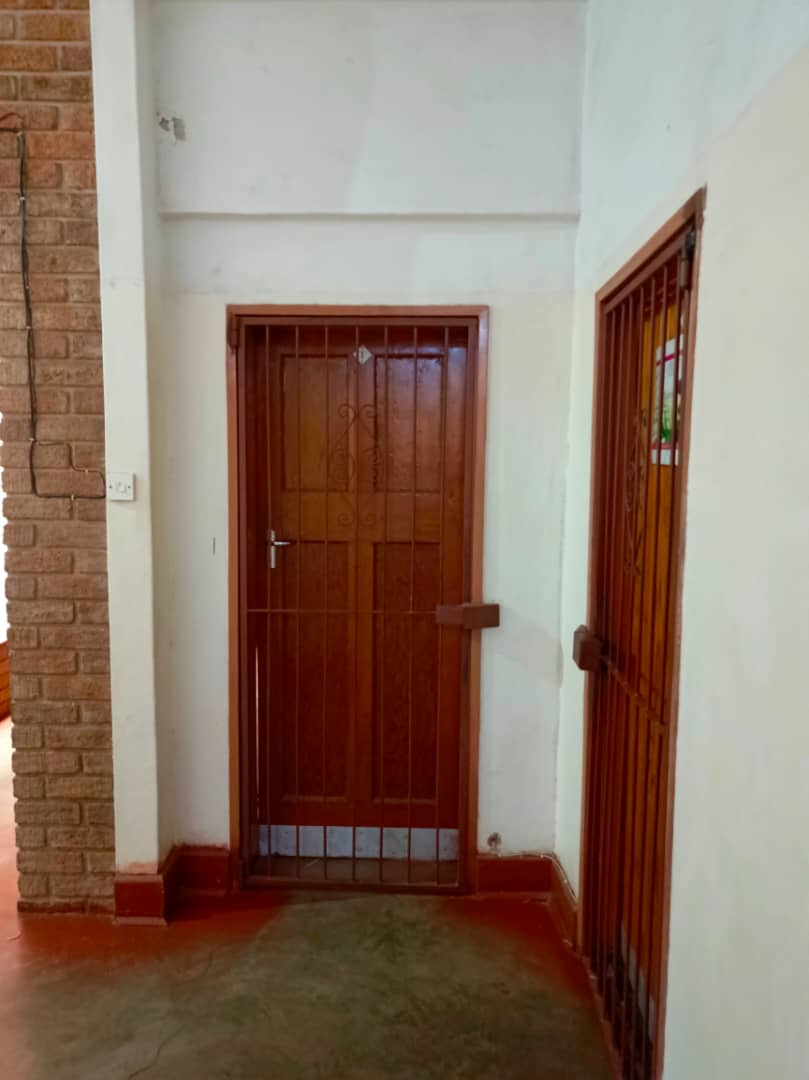 WhatsApp Image 2025-10-31 at 10.07.16_81636e5c 2 Offices to rent in Bulawayo CBD, Dansquare