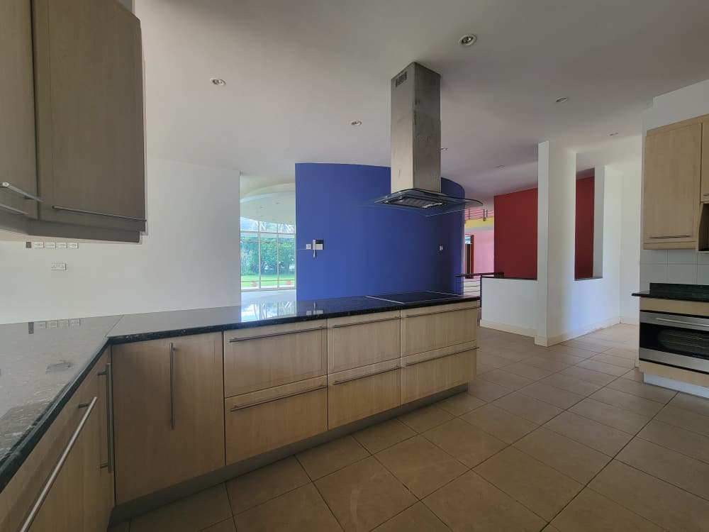 Spacious, well designed 5 Bedroom Burnside double storey for sale