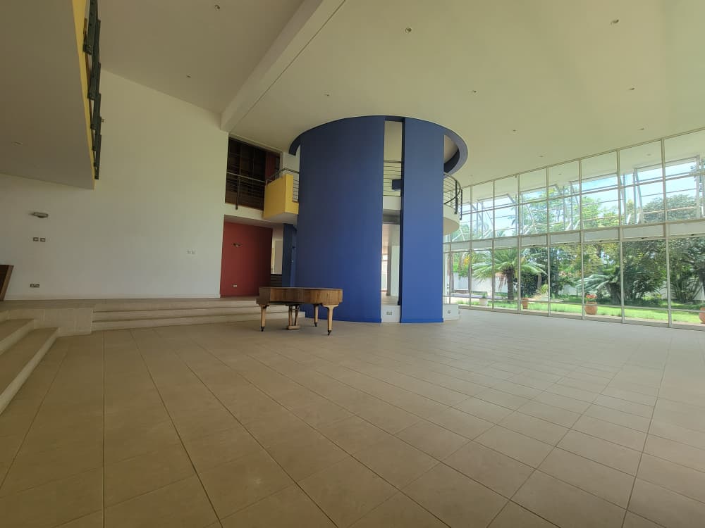 Spacious, well designed 5 Bedroom Burnside double storey for sale