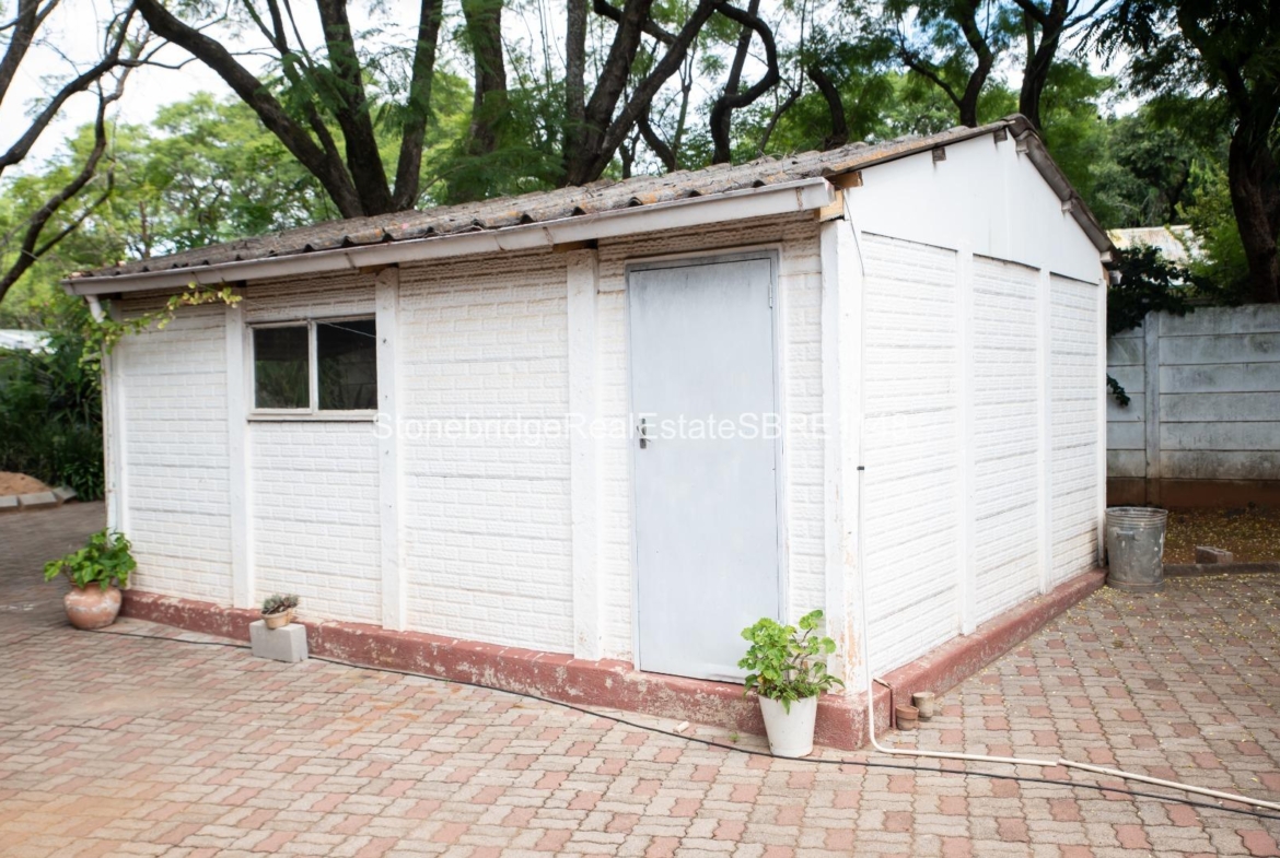 5 Bedroomed House In Hillside for sale