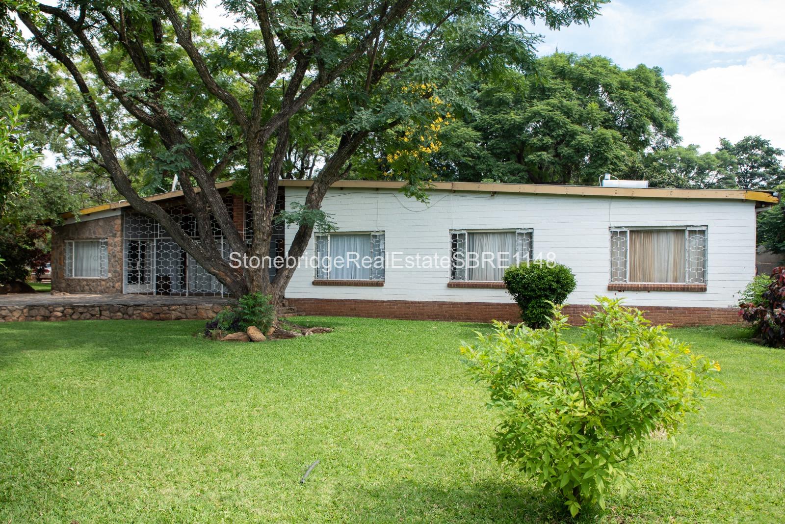 WhatsApp Image 2026-03-18 at 10.40.1114 5 Bedroomed House In Hillside for sale