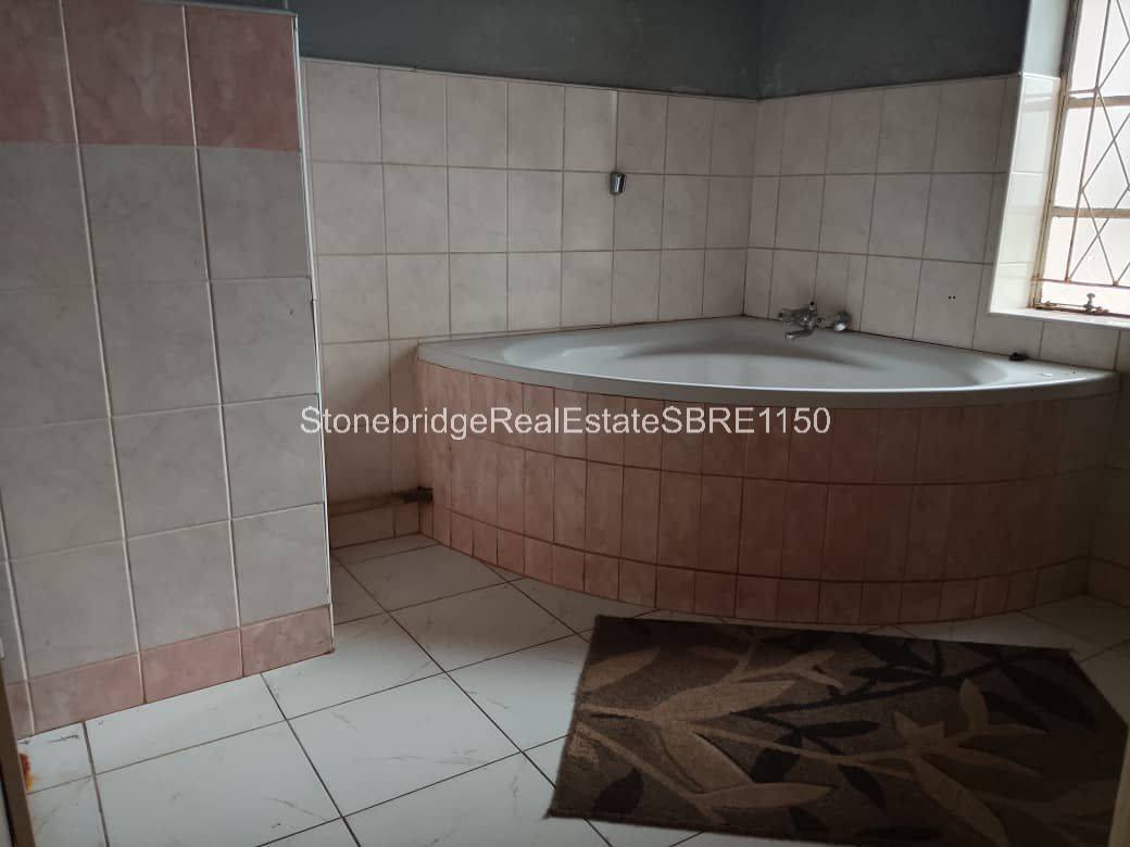 4 bedroomed House in Riverside for sale