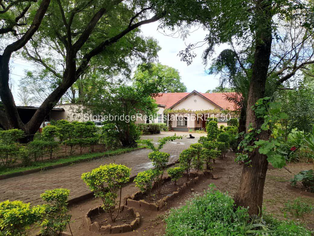 4 bedroomed House in Riverside for sale