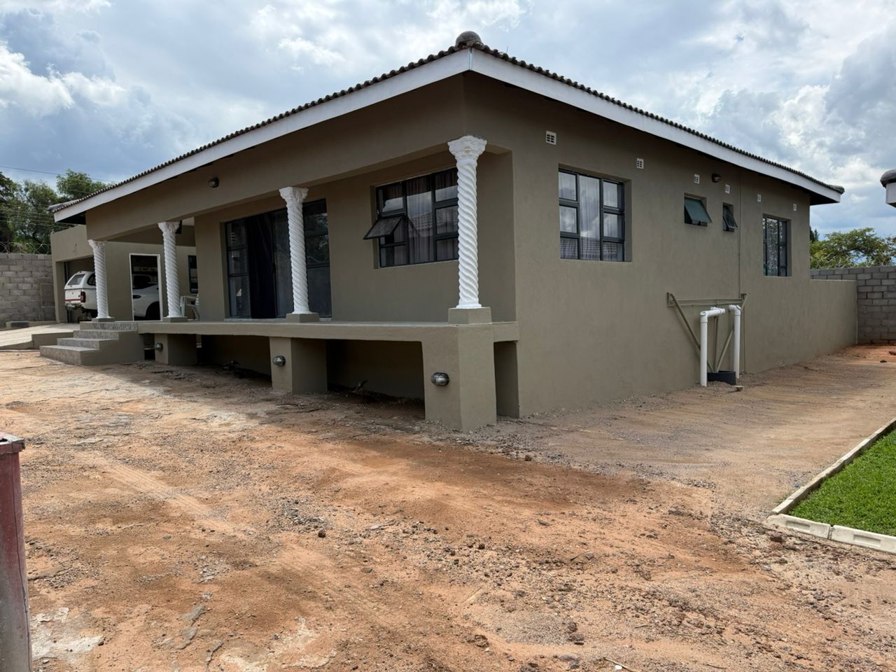 6666666666666666666666666666666666 Modern 3 Bedroomed Townhouse in Burnside for sale