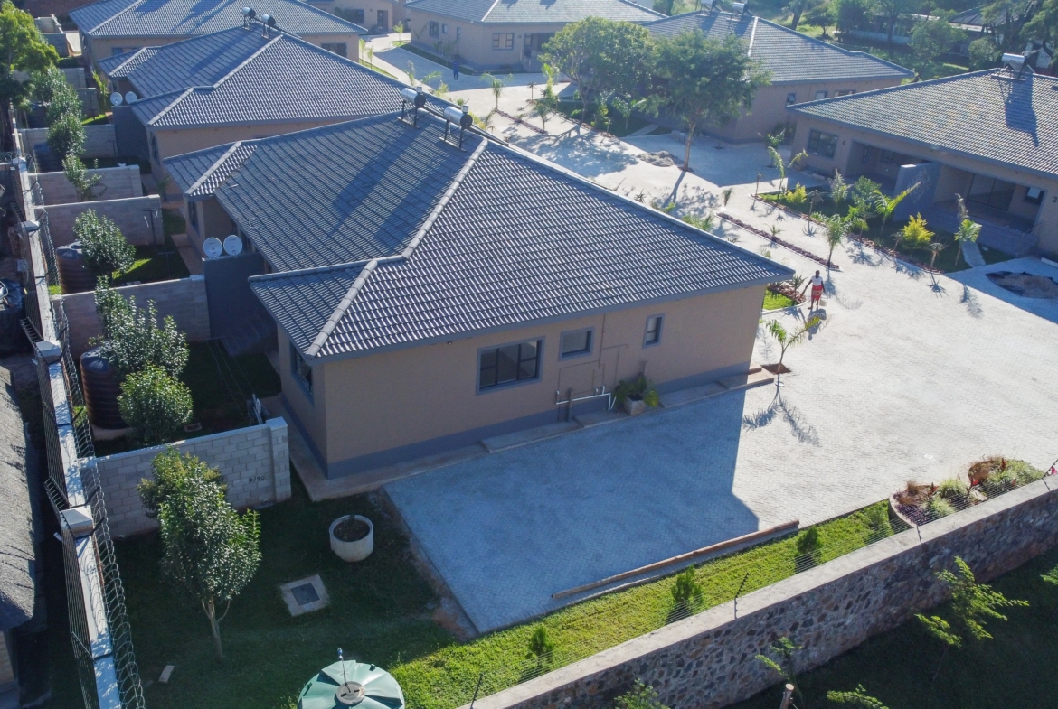 Luxurious 3 Bedroomed Townhouses in Hillside To-Let