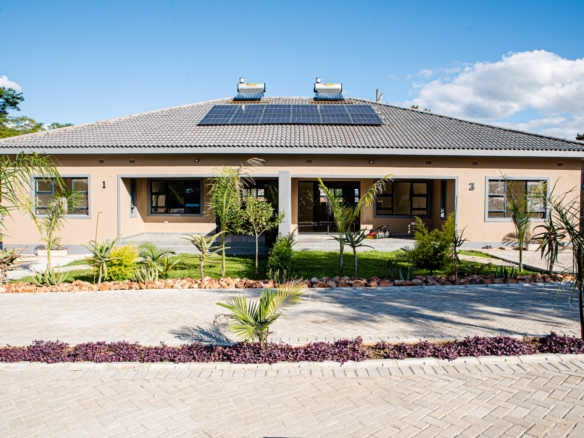 Luxurious 3 Bedroomed Townhouses in Hillside To-Let