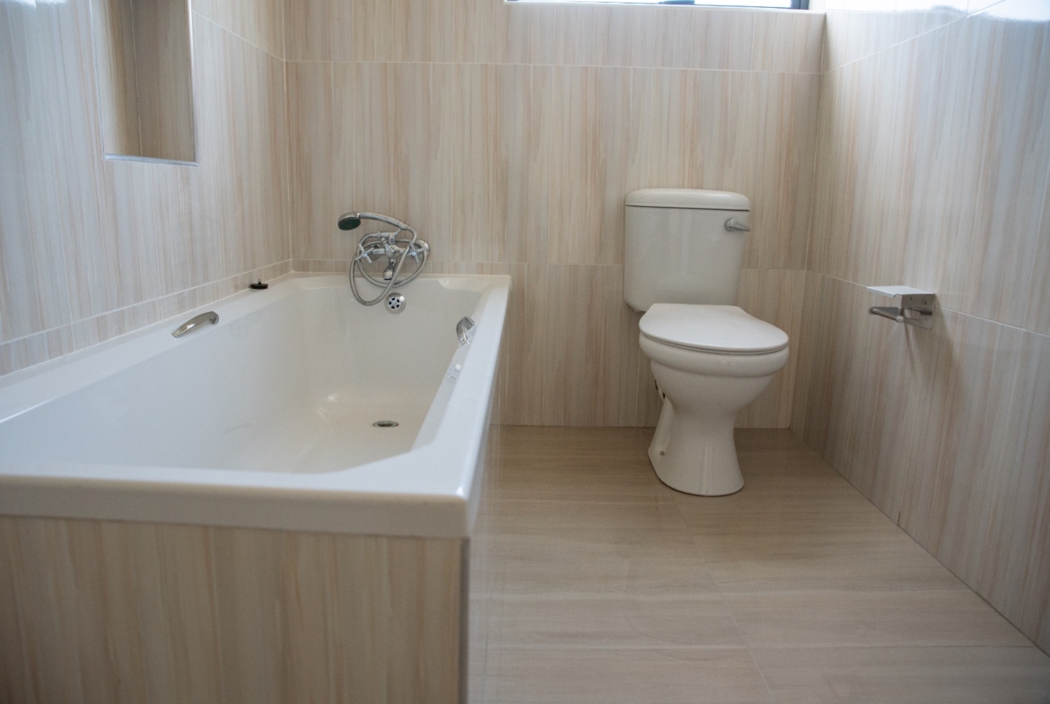 Luxurious 3 Bedroomed Townhouses in Hillside To-Let