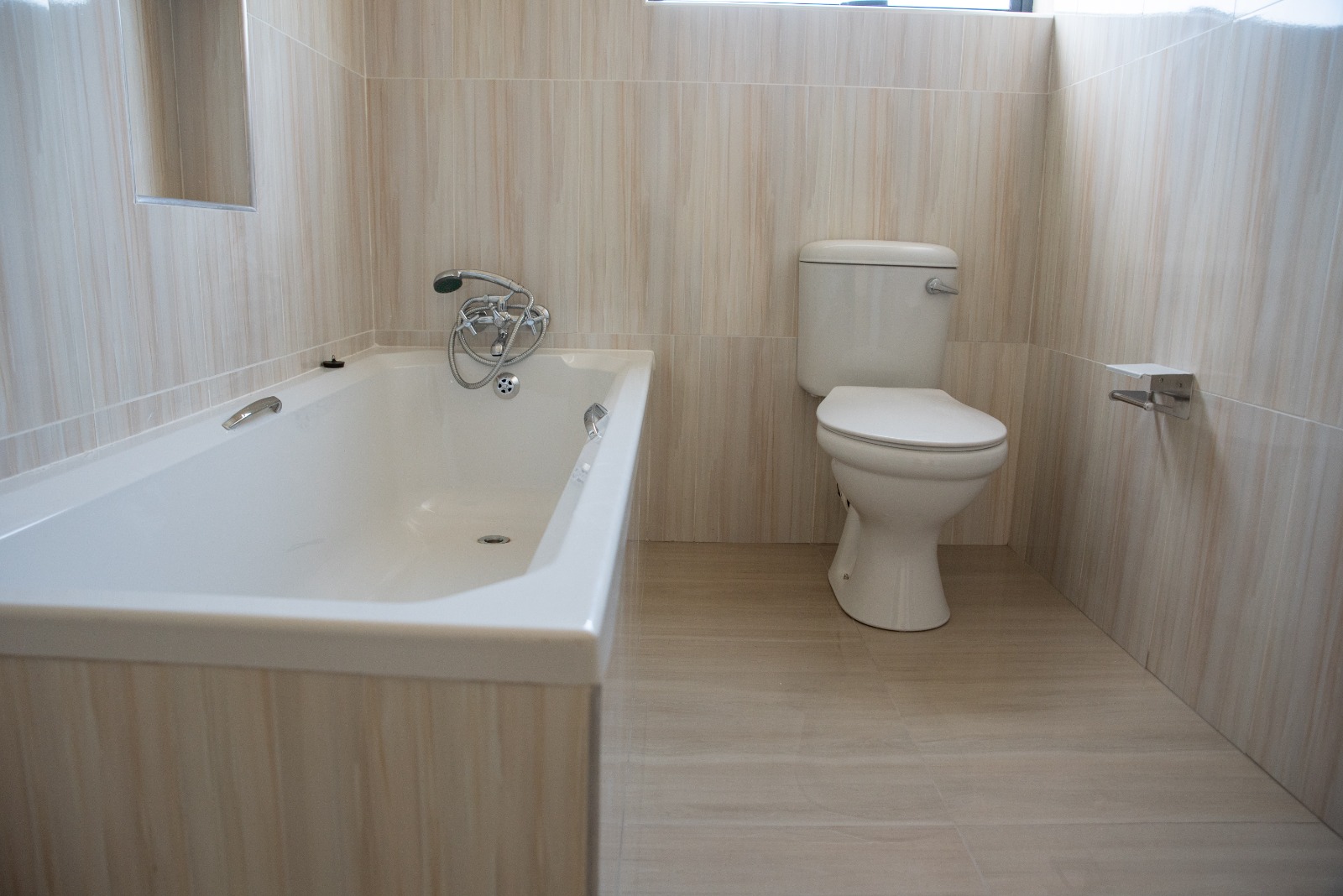 Luxurious 3 Bedroomed Townhouses in Hillside To-Let