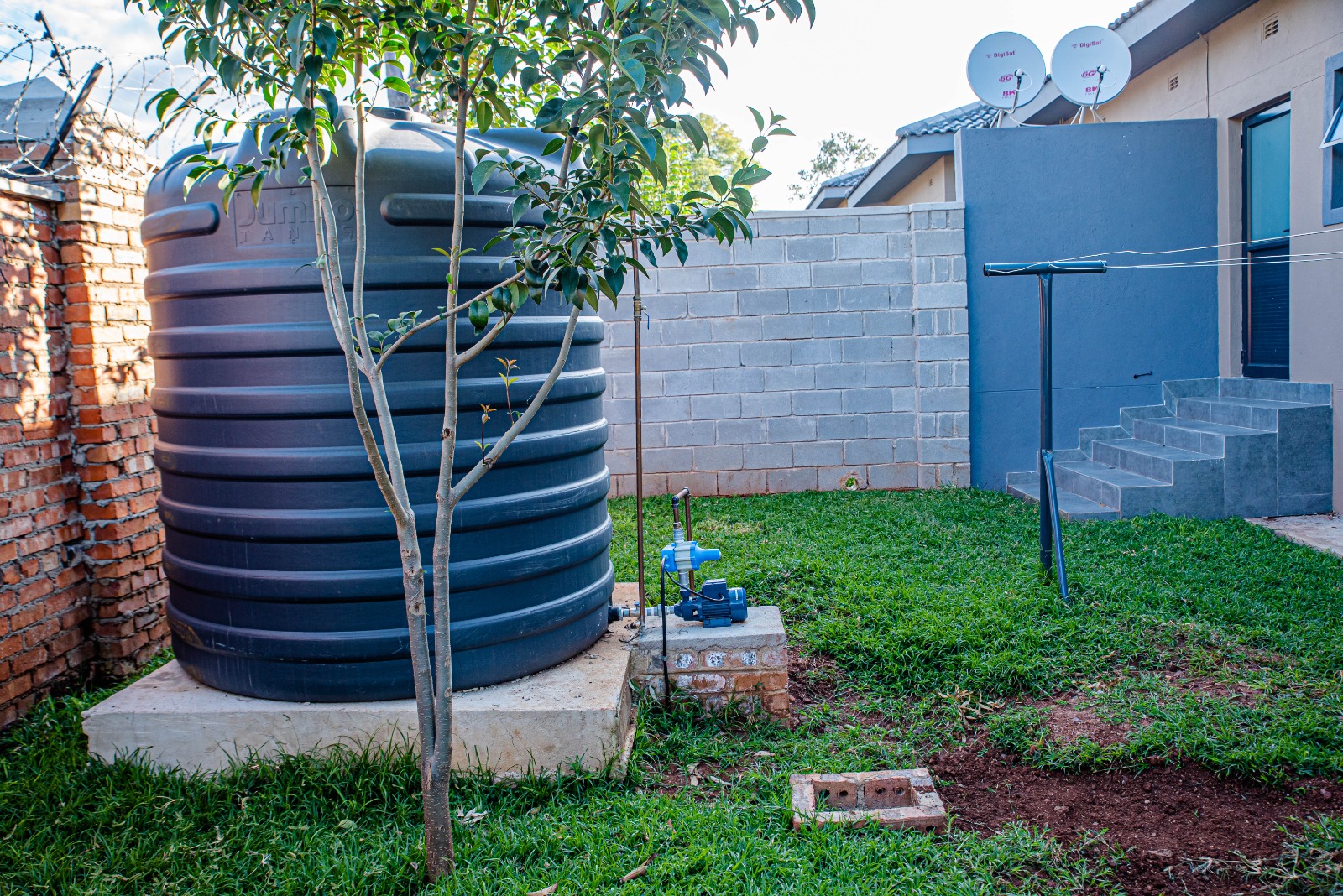 Luxurious 3 Bedroomed Townhouses in Hillside To-Let