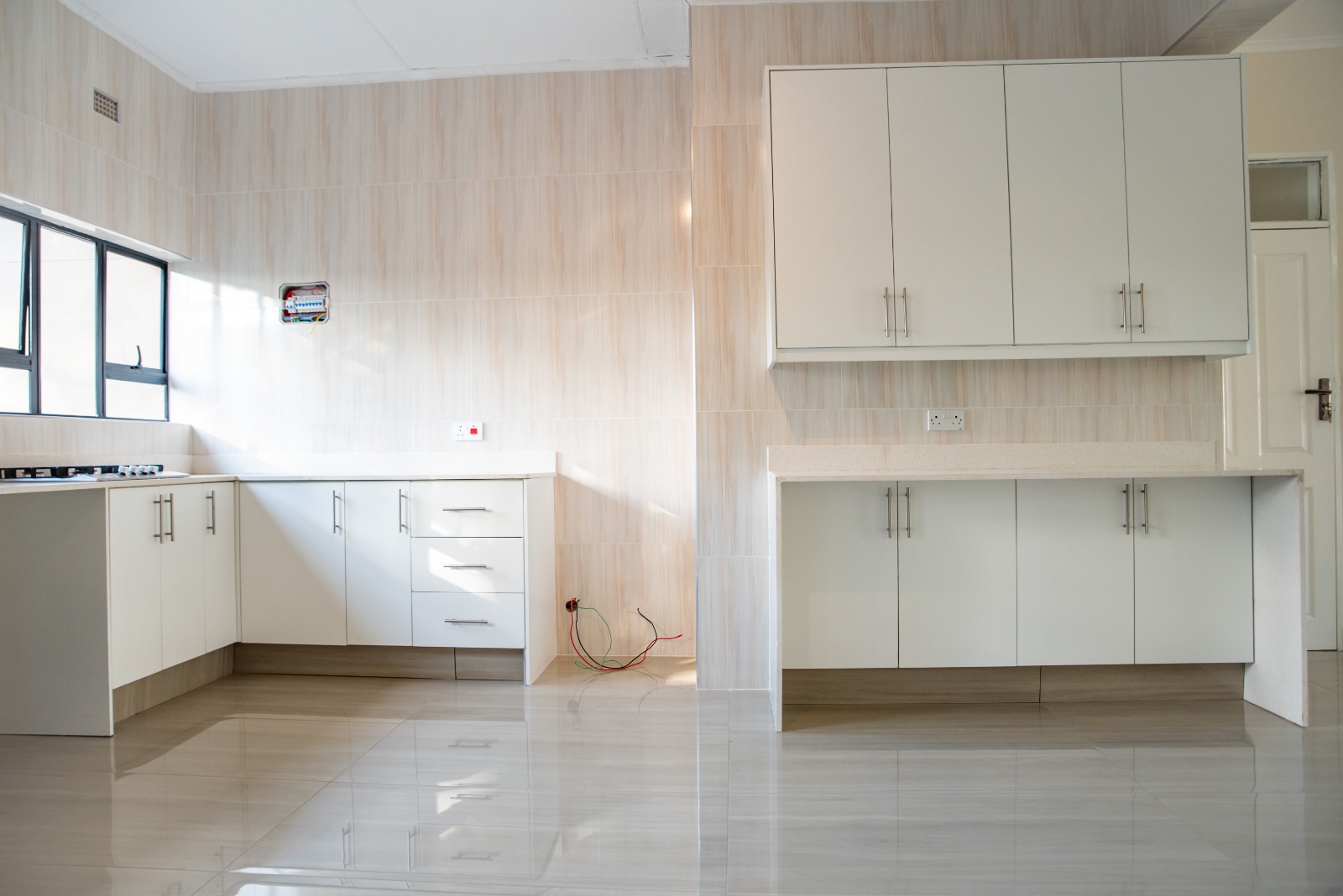 Luxurious 3 Bedroomed Townhouses in Hillside To-Let