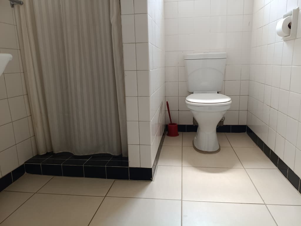 Prime Commercial Property on 25th Avenue Famona to rent