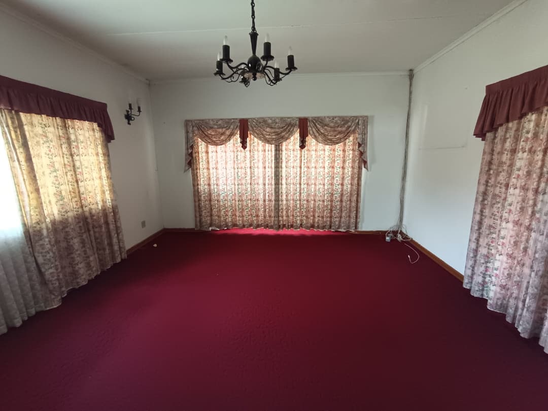 WhatsApp Image 2026-04-08 at 07.07.4443 Prime Commercial Property on 25th Avenue Famona to rent