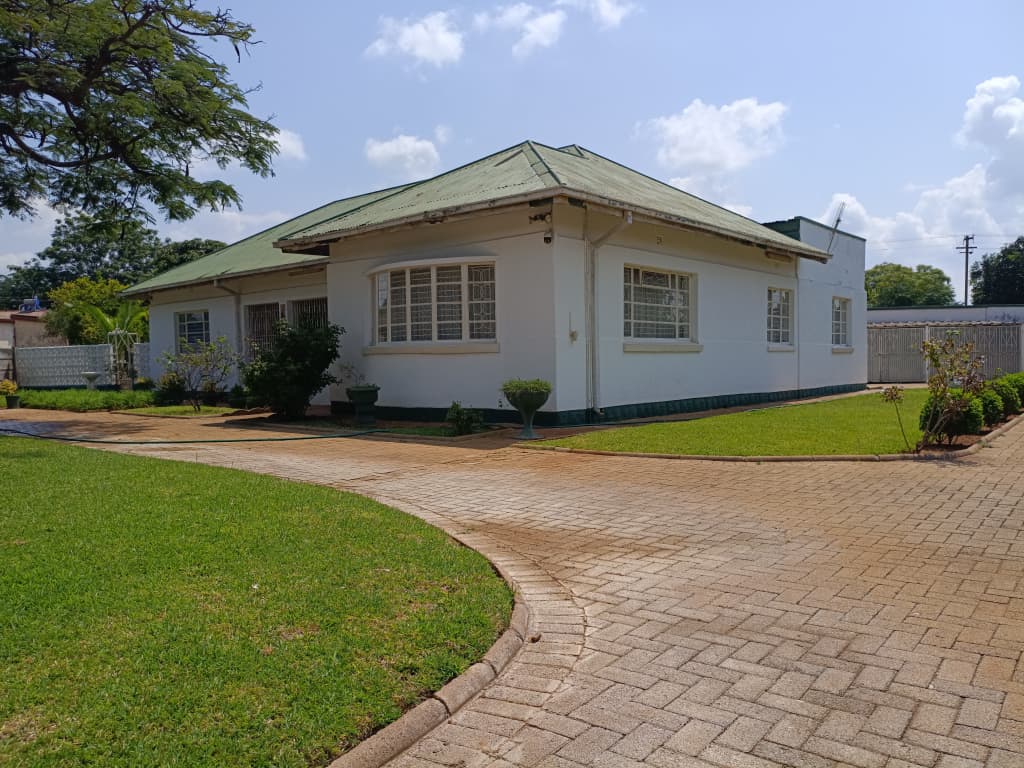 Prime Commercial Property on 25th Avenue Famona to rent