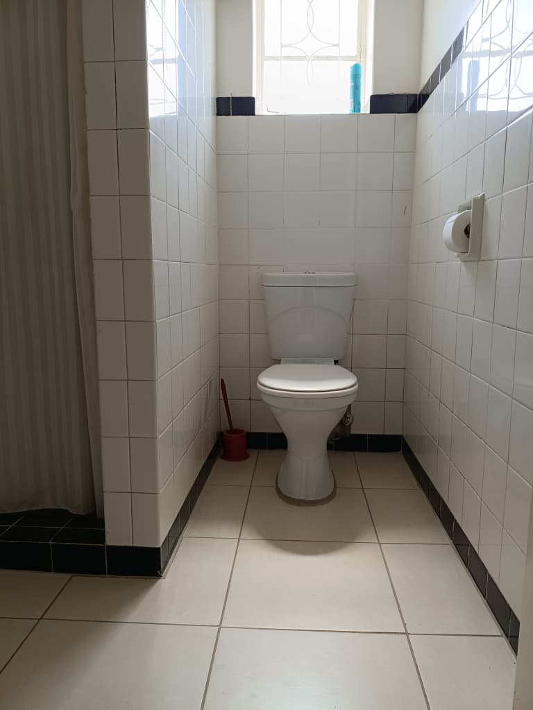 WhatsApp Image 2026-04-08 at 07.07.4992 Prime Commercial Property on 25th Avenue Famona to rent