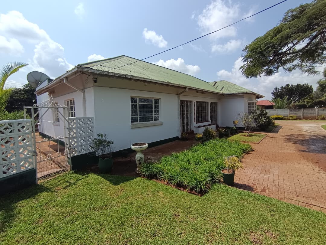 WhatsApp Image 2026-04-08 at 12.27.32 Prime Commercial Property on 25th Avenue Famona to rent